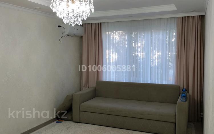 2-комнатная квартира · 54 м² · 1/5 этаж, мкр 8, Гришина 70 за 20 млн ₸ в Актобе — фото 2