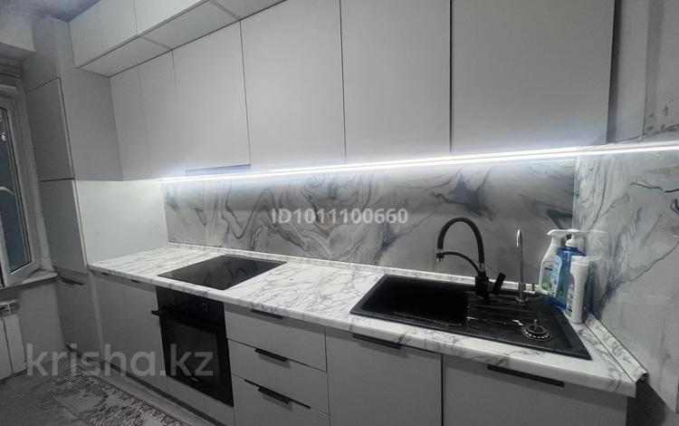 3-комнатная квартира · 70 м² · 3/12 этаж, Розыбакиева 61 — Толе би Розыбакиева за 400 000 ₸ в Алматы, Алмалинский р-н — фото 2