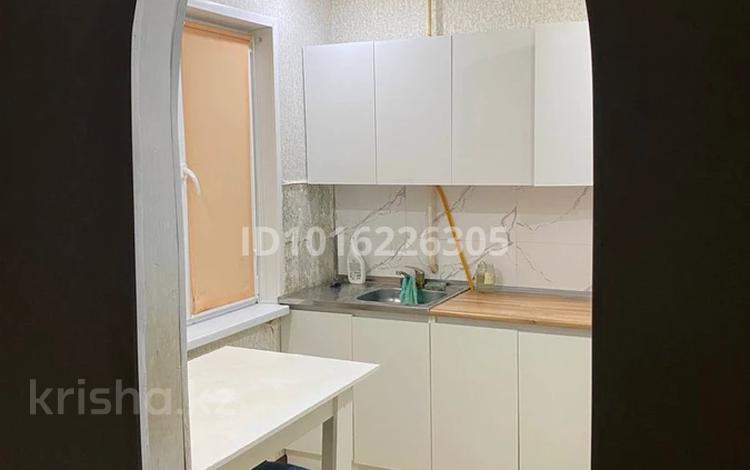 2-бөлмелі пәтер · 44.3 м² · 1/5 қабат, Курмангазы 171 — Домбыта, бағасы: 140 000 ₸ в Уральске, мкр Школьник — фото 2