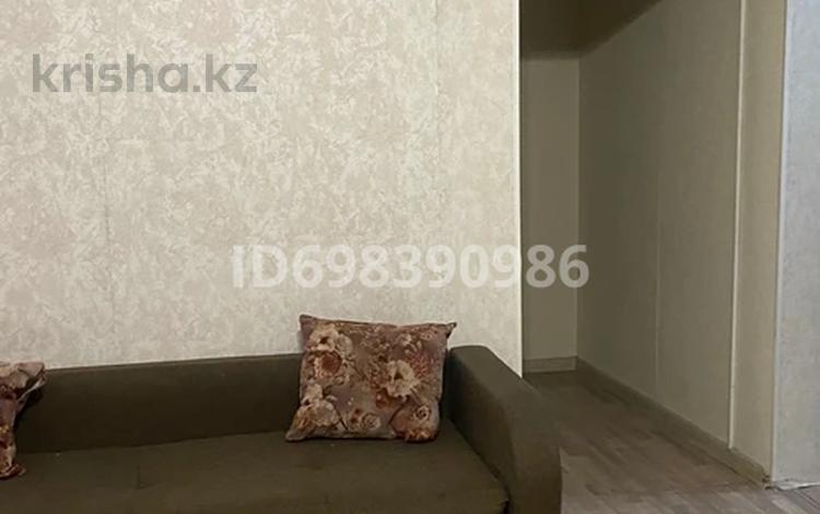 1-комнатная квартира · 40 м² · 7/9 этаж, мкр Аксай-4 3 за 200 000 ₸ в Алматы, Ауэзовский р-н — фото 2
