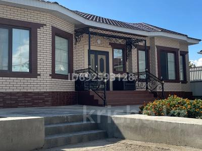 Продажа домов и дачи в Атырауской обл.: Часть дома · 4 комнаты · 170.6 м² · 8 сот., Құныскерей батыр 13 за 65 млн 〒 Часть дома · 4 комнаты · 170.6 м² · 8 сот., Құныскерей батыр 13 за 65 млн 〒 в Атырау