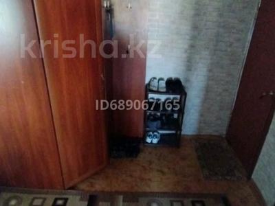 4-комнатная квартира · 65 м² · 5/5 этаж, Пришахтинск 21 за 100 000 〒 в Караганде, Алихана Бокейханова р-н