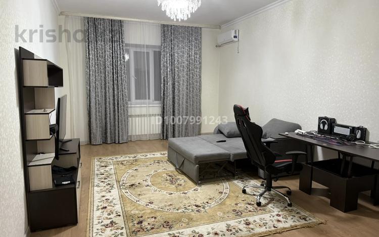 2-бөлмелі пәтер · 72 м² · 8/9 қабат, Алии Молдагуловой 30б, бағасы: 43 млн ₸ в Актобе — фото 2