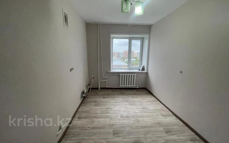 2-бөлмелі пәтер · 48.2 м² · 8/9 қабат, 27-шағынаудан, 27й микрорайон, ул Карбышева, бағасы: 14 млн ₸ в Караганде, Казыбек би р-н — фото 2