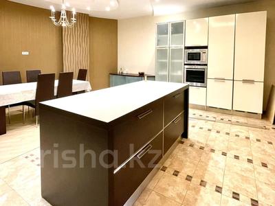 4-комнатная квартира · 270 м² · 2/5 этаж, Домалак ана 12 за 1.2 млн 〒 в Астане, Нура р-н