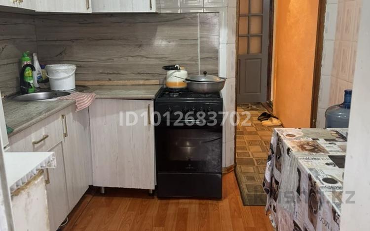 3-бөлмелі пәтер · 60 м² · 2 қабат, Вакзал 1, 8 — Срочна, бағасы: 8.5 млн ₸ в Жанаозен — фото 2