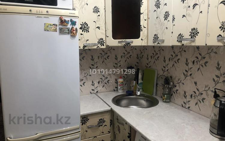 2-комнатная квартира · 46 м² · 3/5 этаж, стройтелей 20 за 17 млн ₸ в Караганде, Казыбек би р-н — фото 2