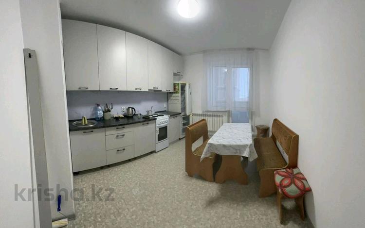 2-комнатная квартира, 54 м², 3/17 этаж помесячно, Горького 8