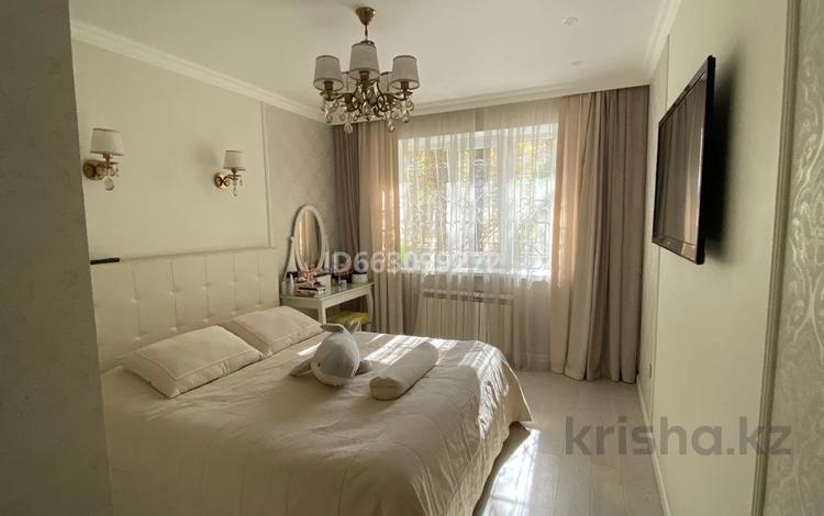 3-комнатная квартира · 76 м² · 1/5 этаж, мкр Самал-1 22 за 600 000 ₸ в Алматы, Медеуский р-н — фото 3