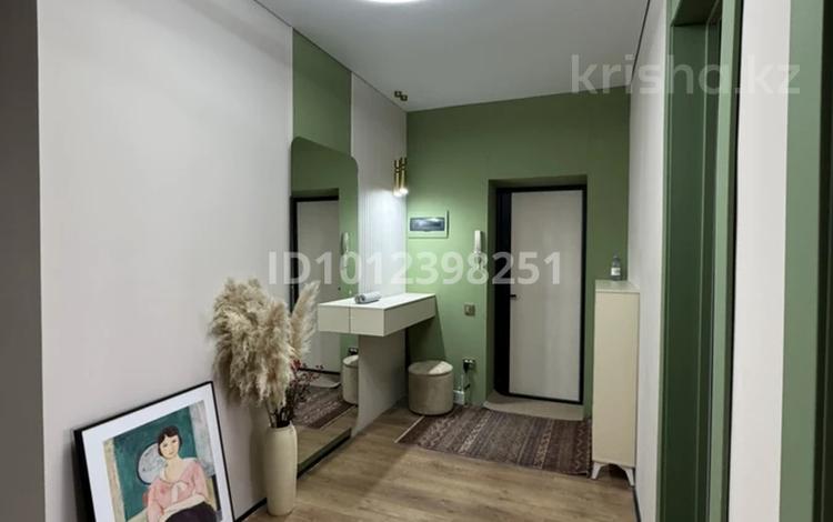 2-комнатная квартира · 80 м² · 9/9 этаж, мкр Женис, Мкр. Женис 40 за 25 000 ₸ в Уральске — фото 2