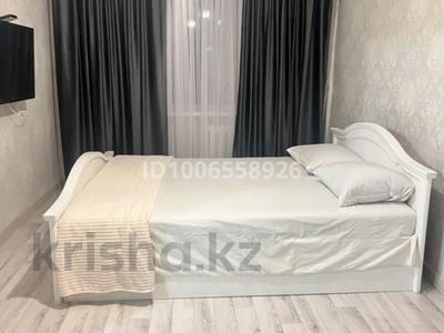 1-комнатная квартира · 30 м² · 2/5 этаж, мкр Центральный, Азаттык 46а за 12 000 ₸ в Атырау