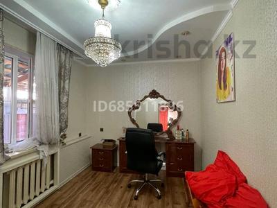 5-бөлмелі үй тәулігіне, 230 м², 7.5 сот., мкр Кемел (Первомайское), Королева 4, бағасы: 70 000 〒 в Алматы, Жетысуский р-н