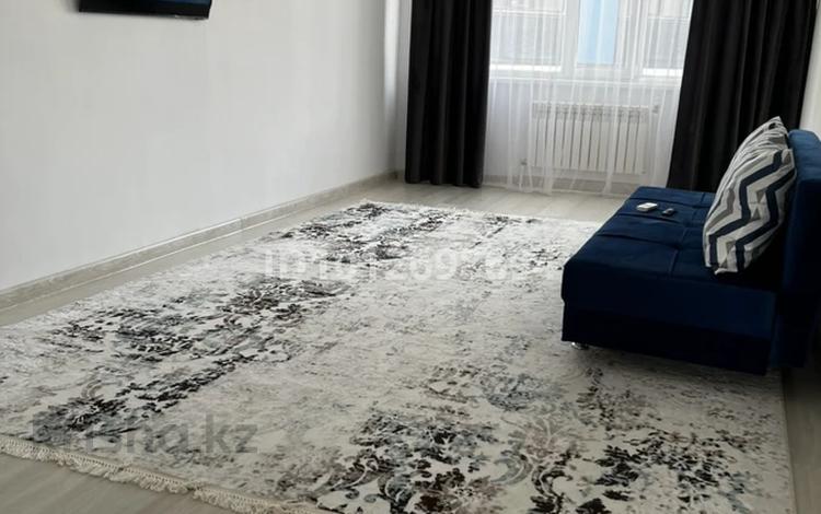 2-бөлмелі пәтер · 63 м² · 5/9 қабат, мкр Нурсая, 112 112 — Возле бывшей СТГ, бағасы: 250 000 ₸ в Атырау — фото 2