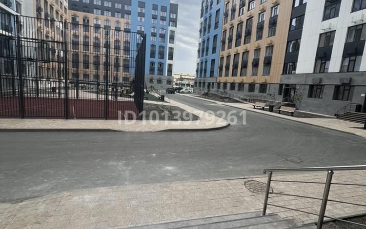 2-комнатная квартира · 68 м² · 8/9 этаж, мкр Нурсая, Султан Бейбарыс 437 за 300 000 ₸ в Атырау — фото 2