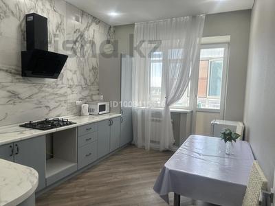 1-комнатная квартира · 55 м² · 6/10 этаж, мкр. Алтын орда, Алия молдогулова 66 — 1001 ночь за 14 000 ₸ в Актобе