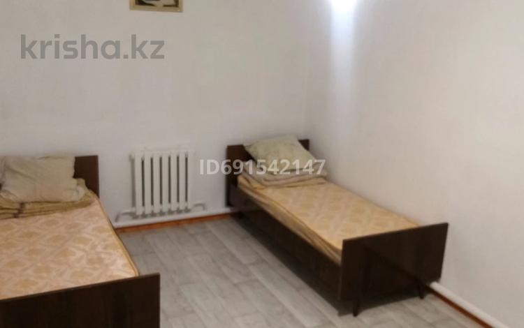 Отдельный дом · 3 комнаты · 55 м² · 3 сот., Старый город 32 за 95 000 〒 в Актобе — фото 2