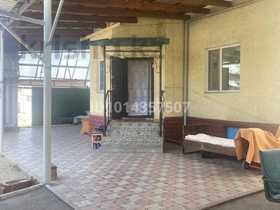 Отдельный дом · 8 комнат · 210 м² · 8.3 сот., мкр Акбулак, Рустемова 26 — Шарипханова за 90 млн ₸ в Алматы, Алатауский р-н