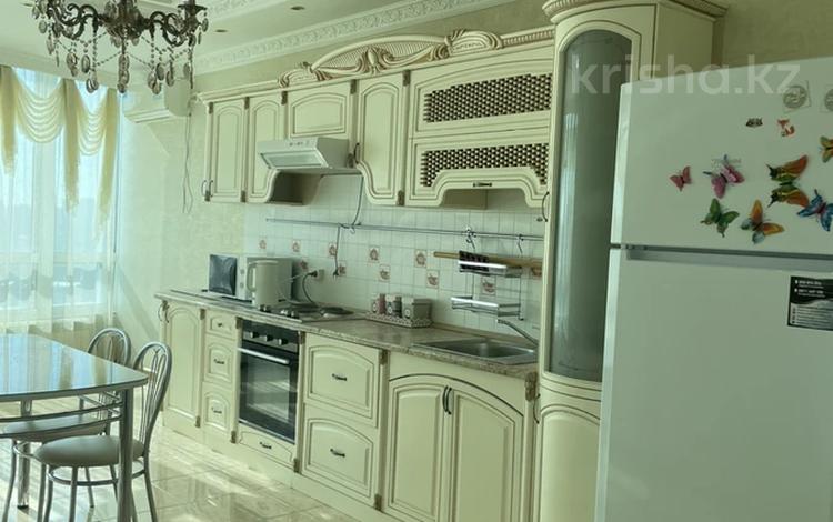 4-бөлмелі пәтер · 150 м² · 10/25 қабат, мкр 11 112Б, бағасы: 500 000 〒 в Актобе — фото 2