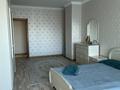 4-комнатная квартира, 150 м², 10/25 этаж помесячно, мкр 11 112Б за 500 000 〒 в Актобе, мкр 11 — фото 18