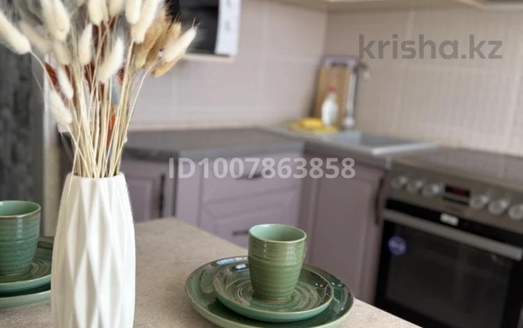 2-комнатная квартира · 48 м² · 5/5 этаж, Проспект Бейбитшилик (Мира) 65 за 16 000 ₸ в Жезказгане — фото 2