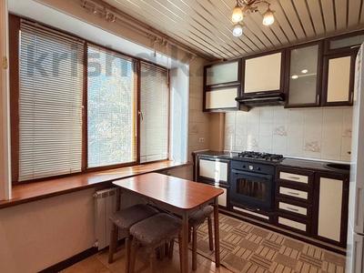 2-комнатная квартира · 65 м² · 2/5 этаж, мкр Самал-2 91/1 — Жолдасбекова за 400 000 〒 в Алматы, Медеуский р-н