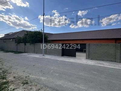 Отдельный дом · 6 комнат · 281.8 м² · 11 сот., мкр Жети Казына, Нарен Имашева за 90 млн 〒 в Атырау