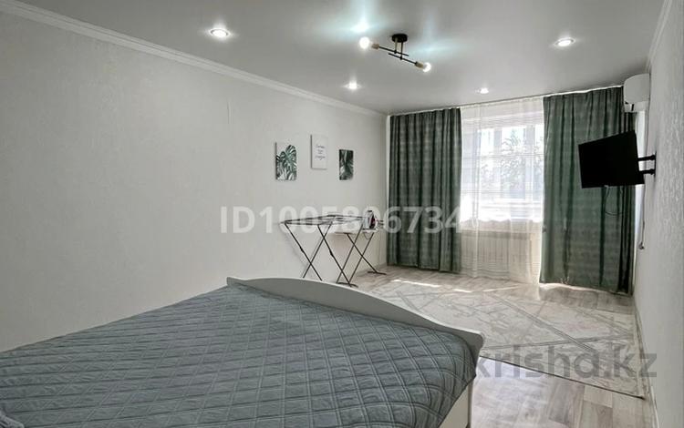 1-комнатная квартира · 35 м² · 5/5 этаж, Л.Толстого 72 за 2 500 〒 в Уральске, мкр Школьник — фото 2