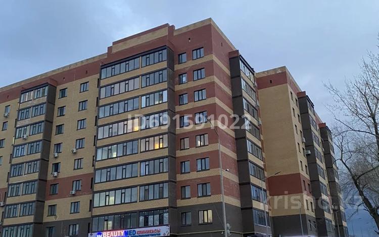 1-комнатная квартира, 43 м², 8/9 этаж помесячно, Абая 244 — 8 школа