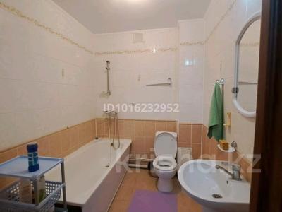 2-комнатная квартира · 90 м² · 5/6 этаж, Пр. абая 20 — Пр. Абая за 230 000 ₸ в Актобе