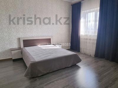 2-комнатная квартира, 80 м², 1/5 этаж посуточно, Микрорайон Каратал 17 В за 8 000 〒 в Талдыкоргане, Каратал