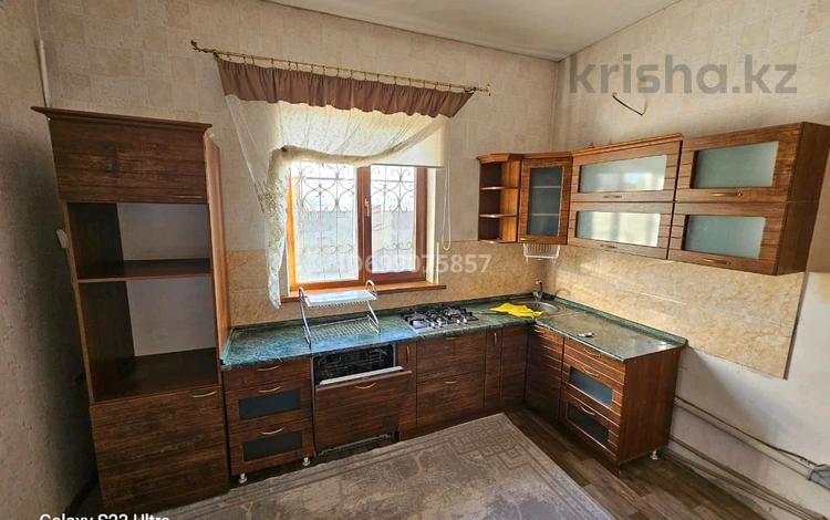 Отдельный дом · 3 комнаты · 98 м² · 7 сот., Карасай, Аксай за 200 000 ₸ в Алматинской обл. — фото 2