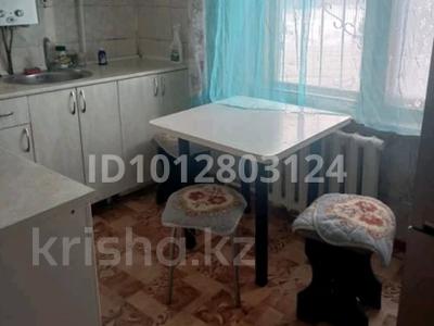 2-комнатная квартира · 40 м² · 1/5 этаж, Жаманкулова 4 — Сельмаж остановка за 11.5 млн ₸ в Актобе, мкр Москва