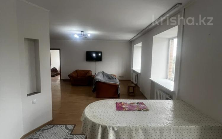 3-комнатная квартира · 135 м² · 4/5 этаж, Бараева 13 за 350 000 ₸ в Астане, р-н Байконур — фото 2