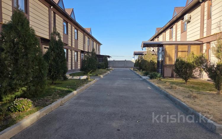 5-комнатная квартира · 244 м² · 2/2 этаж, Пер. Махамбета — За 12 мкр за 50 млн ₸ в Таразе — фото 2