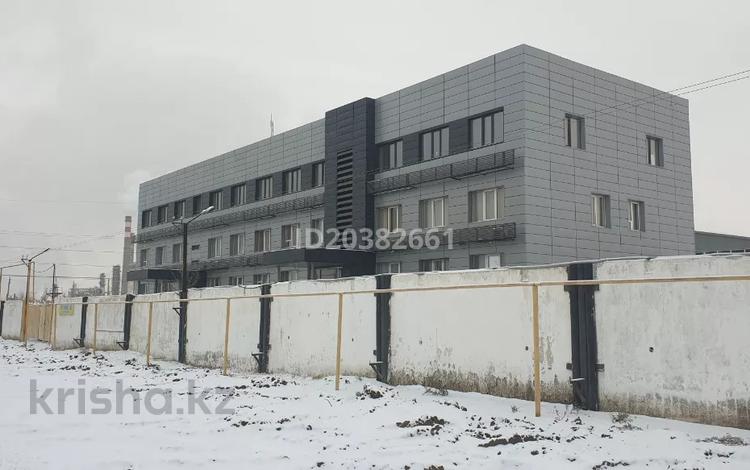 Офисы • 300 м² за ~ 1.1 млн 〒 в Атырау — фото 16