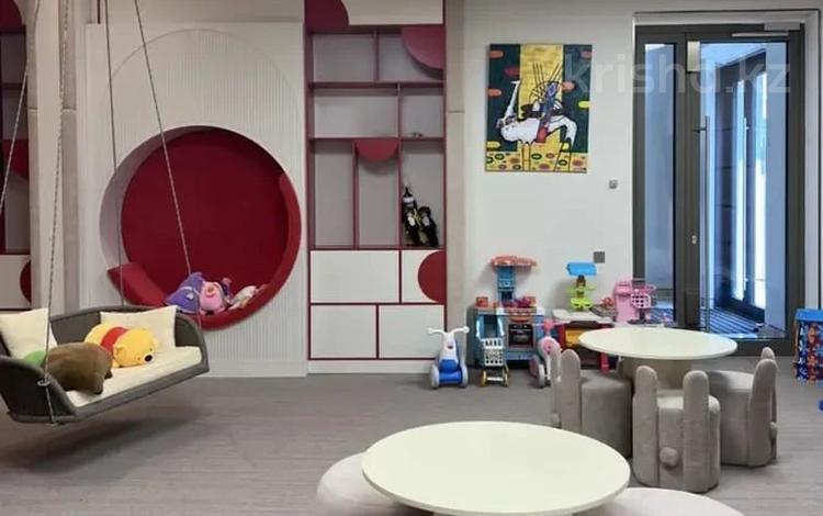 3-комнатная квартира · 175 м² · 8/8 этаж, Тасшокы — Токпанова, Амман за 216 млн ₸ в Астане, Алматы р-н — фото 2