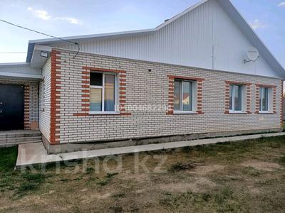 Отдельный дом · 4 комнаты · 124 м² · 10 сот., 12 микрорайон 101 дом — Находится возле остановки айка за 25 млн 〒 в Аксае