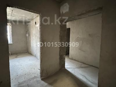 2-бөлмелі пәтер · 65 м² · 3/9 қабат, Алтын орда ш/а. 200а — Возле школы СМАРТ БІЛІМ, бағасы: 19.5 млн ₸ в Актобе, мкр. Алтын орда