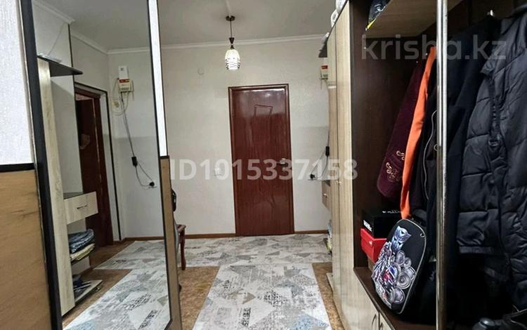 2-комнатная квартира · 63.9 м² · 1/5 этаж, мкр Байтерек 42 — находится возле школы №3 лицей за 17 млн ₸ в Таразе — фото 2