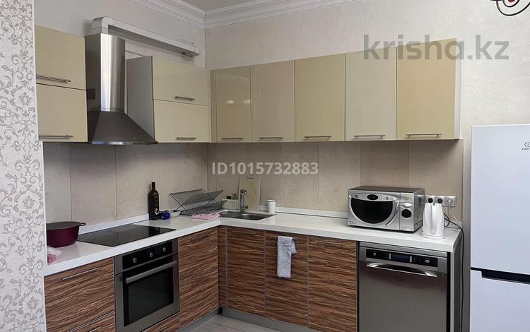 2-комнатная квартира · 70 м², мкр Мамыр-7 21 за 450 000 ₸ в Алматы, Ауэзовский р-н — фото 2