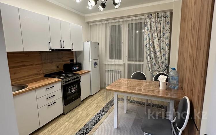 1-комнатная квартира · 50 м² · 8/13 этаж, Есенова 160/3 — Суюнбая Саяхат за 14 900 〒 в Алматы, Жетысуский р-н — фото 2