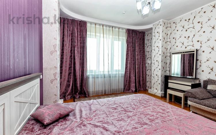 4-комнатная квартира, 140 м² посуточно, Кабанбай батыра 11 за 30 000 〒 в Астане, Есильский р-н — фото 31
