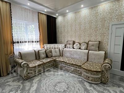 Отдельный дом · 5 комнат · 250 м² · 8 сот., мкр Самал-2, 14 за 50 млн ₸ в Атырау