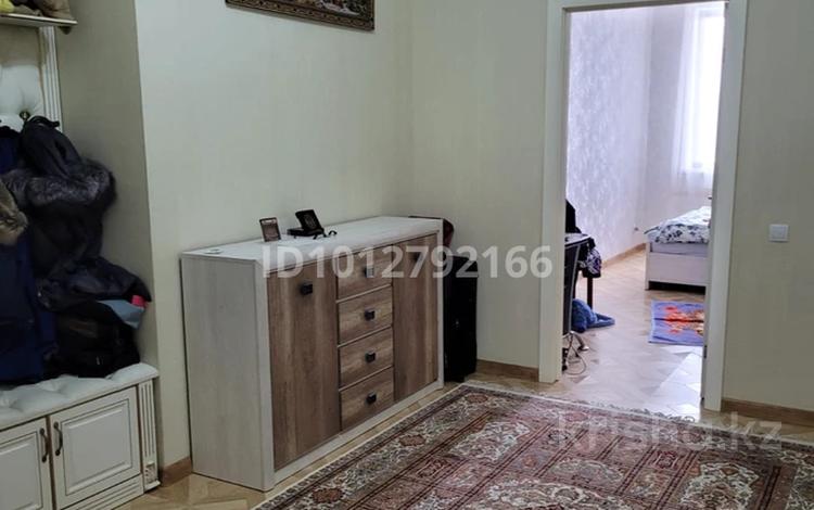 2-комнатная квартира · 79 м² · 8/17 этаж, Сыганак 6 — Култегин за 300 000 ₸ в Астане, Нура р-н — фото 2
