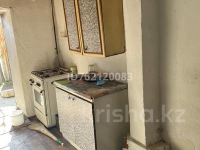 Отдельный дом · 1 комната · 30 м² · помесячно, Пролетарская 7 за 50 000 〒 в Шымкенте, Туран р-н