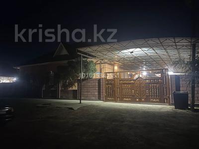 Дом · 5 комнат · 275 м², Туркистан 113 — Женис за 80 000 ₸ в 