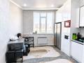 3-комнатная квартира · 100 м² · 6/9 этаж, 16-й мкр — рядом трк Байтерек школа 35 новый переди дома парикмахерская дана супр за 36 млн ₸ в Актау — фото 4