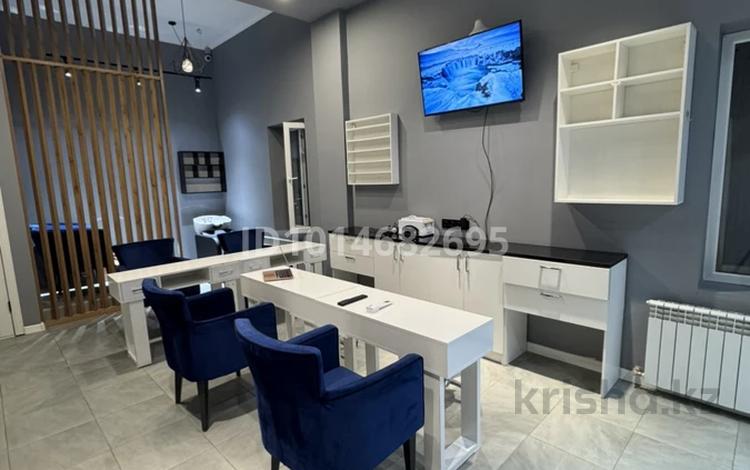 Салоны красоты · 70 м² за 65 000 ₸ в Алматы, Медеуский р-н — фото 2