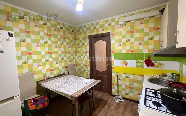 2-комнатная квартира · 54 м² · 5/5 этаж, 8-й микрорайон, 8 микрорайон за 150 000 ₸ в Костанае — фото 2