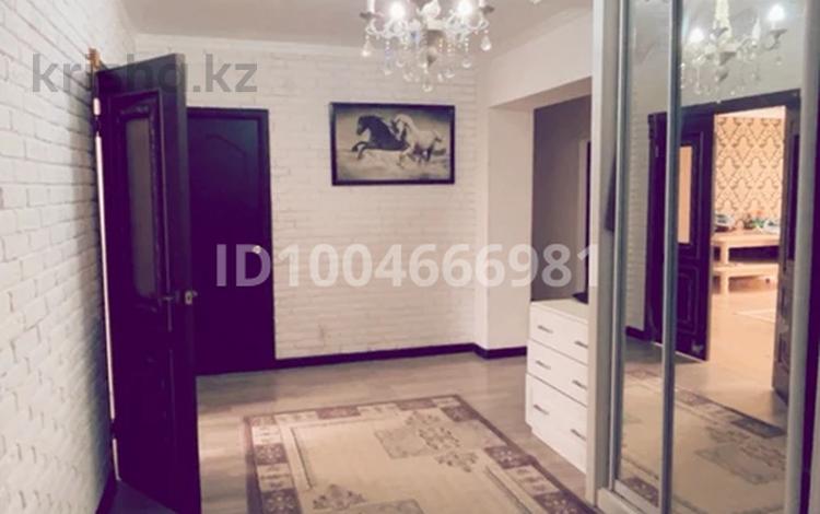 4-комнатная квартира · 175 м² · 4/6 этаж, мкр Жилгородок, проспект Бейбитшилик 5/1 за 37 млн ₸ в Актобе — фото 21